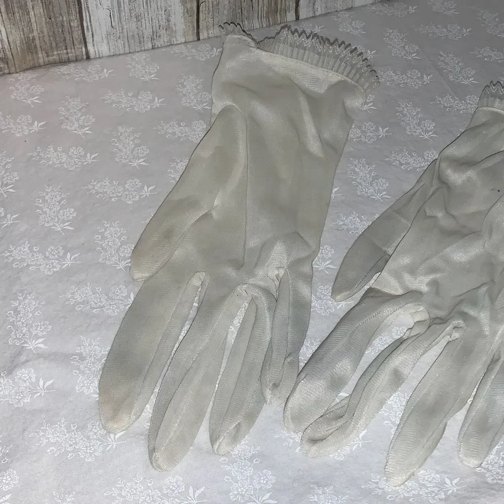 Vintage White Sheer Chiffon Nylon Gloves Size Large‎